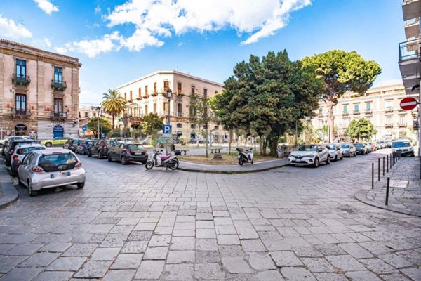 pentavano in vendita a Catania in zona Cibali