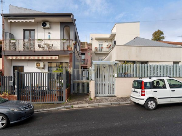 appartamento in vendita a Catania in zona Trappeto