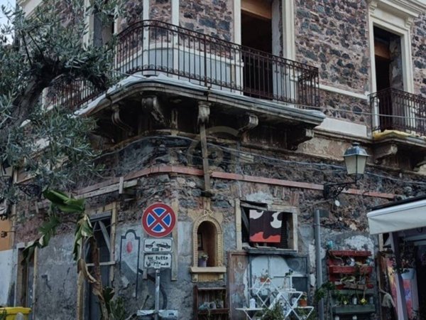 intera palazzina in vendita a Catania in zona Centro Storico