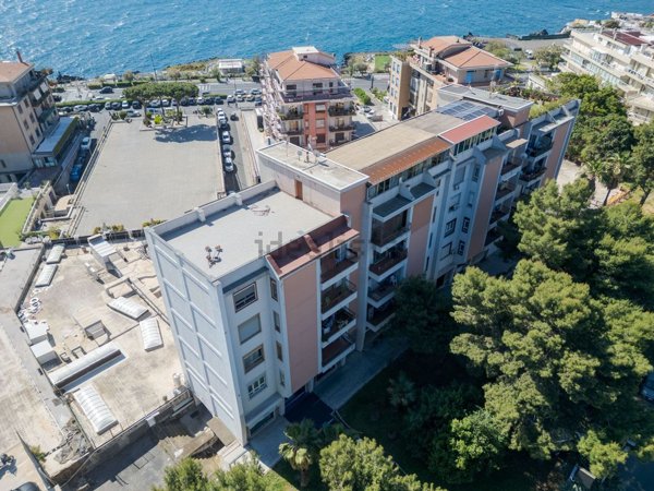appartamento in vendita a Catania in zona Ognina