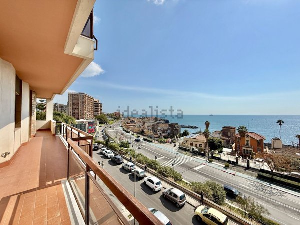 appartamento in vendita a Catania in zona Ognina