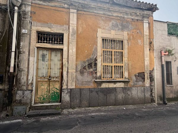 casa indipendente in vendita a Catania