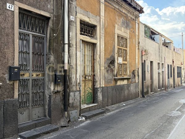 casa indipendente in vendita a Catania