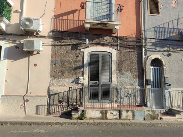 casa indipendente in vendita a Catania