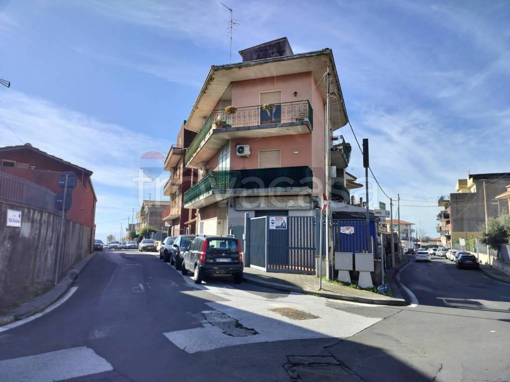 casa indipendente in vendita a Catania