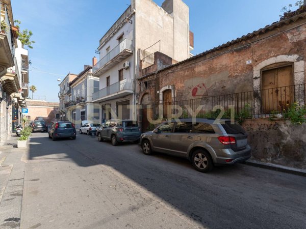 casa indipendente in vendita a Catania in zona Centro Storico