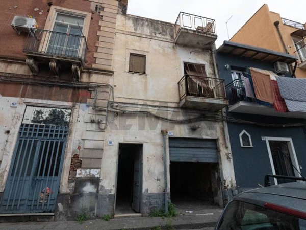 casa indipendente in vendita a Catania