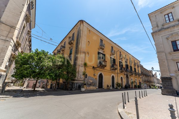 appartamento in vendita a Catania in zona Centro Storico