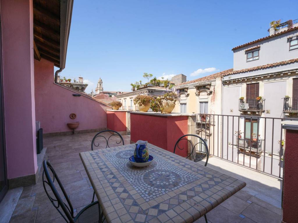 casa semindipendente in vendita a Catania in zona Centro Storico