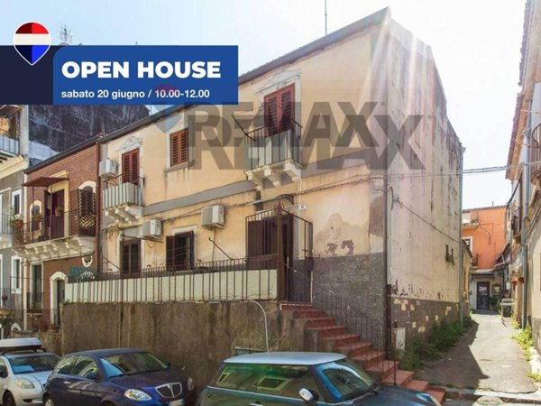 casa indipendente in vendita a Catania in zona Centro Storico