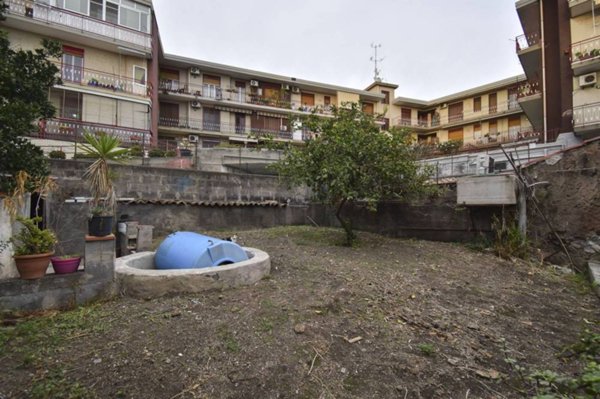 casa indipendente in vendita a Catania