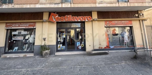 locale commerciale in vendita a Catania
