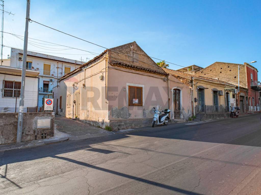 casa indipendente in vendita a Catania in zona Ognina