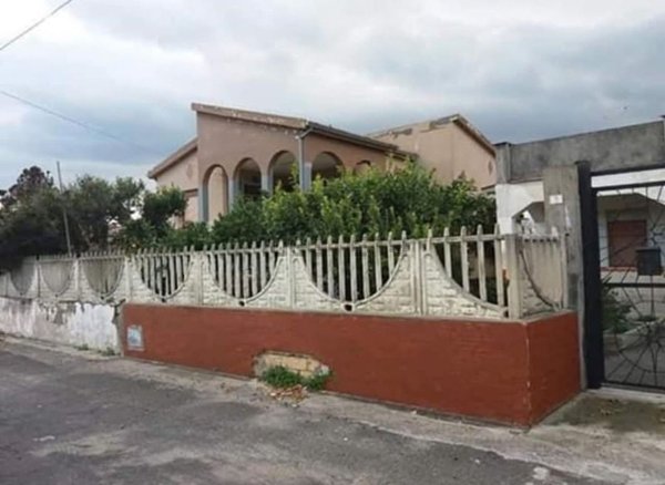 casa indipendente in vendita a Catania in zona Villaggio Delfino-Vaccarizzo