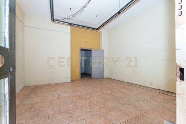 locale commerciale in vendita a Catania