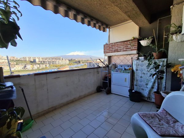 appartamento in vendita a Catania in zona Villaggio Sant'Agata