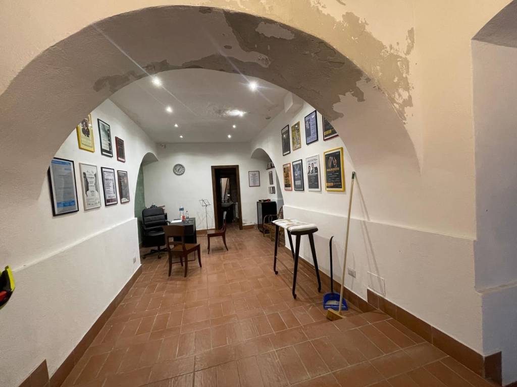 locale commerciale in vendita a Catania