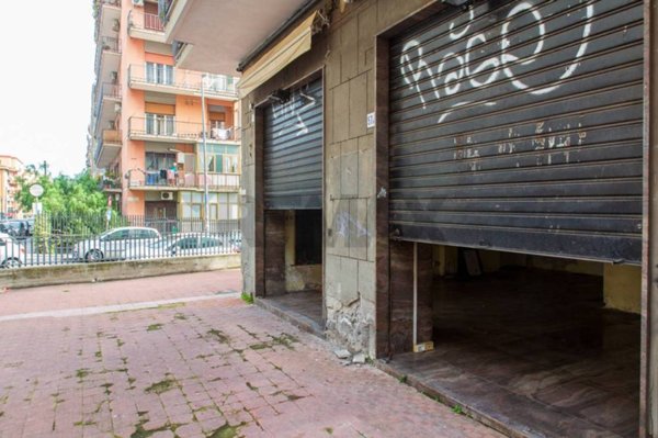 locale commerciale in vendita a Catania