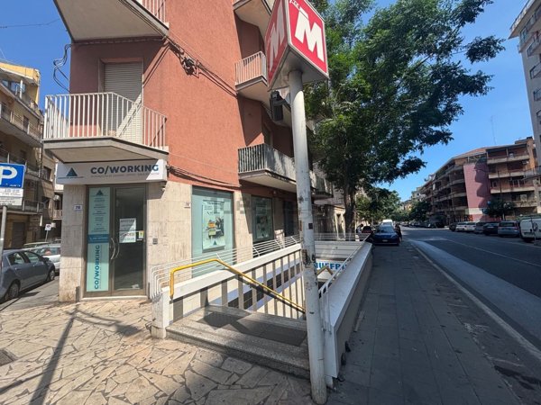 locale commerciale in vendita a Catania