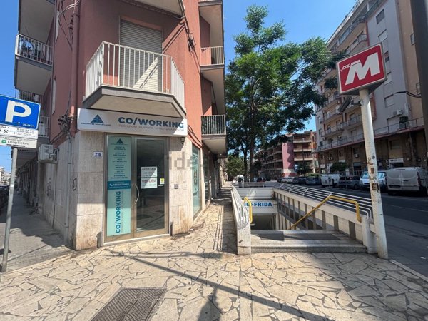 locale commerciale in vendita a Catania