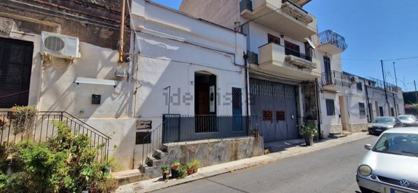 casa indipendente in vendita a Catania
