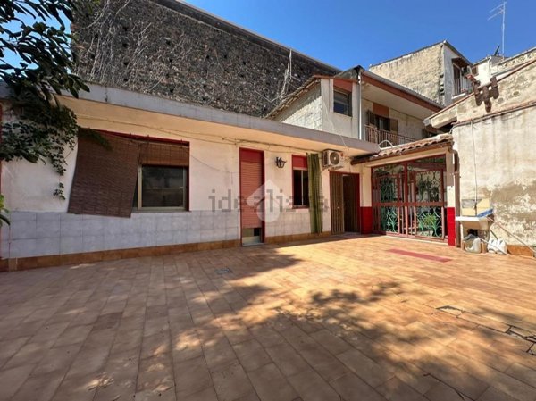 appartamento in vendita a Catania in zona Picanello