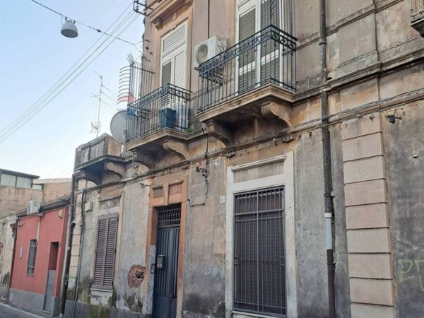 locale commerciale in vendita a Catania