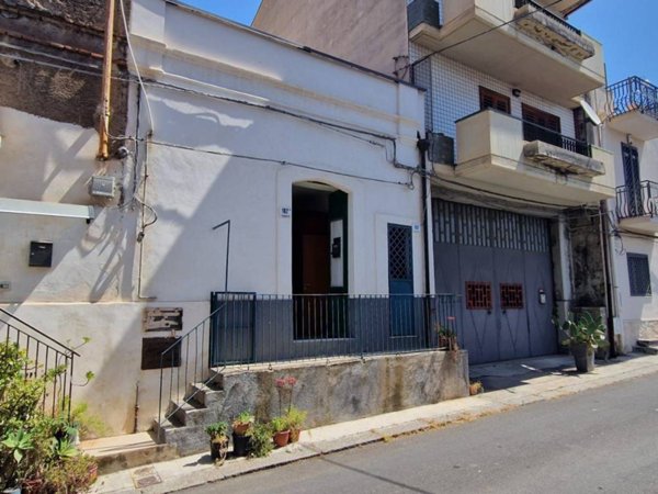 casa indipendente in vendita a Catania in zona Barriera del Bosco