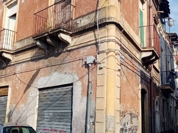 casa indipendente in vendita a Catania in zona Centro Storico