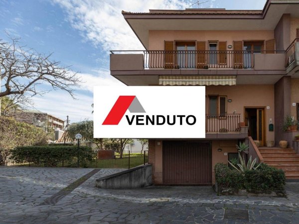 casa indipendente in vendita a Catania in zona Canalicchio