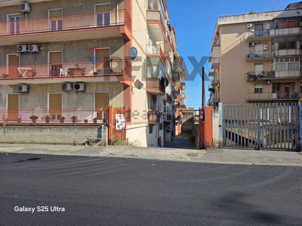 locale di sgombero in vendita a Catania