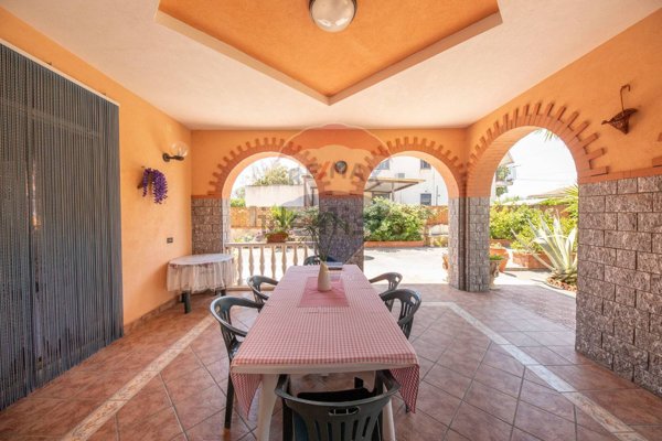 casa indipendente in vendita a Catania in zona Villaggio Delfino-Vaccarizzo