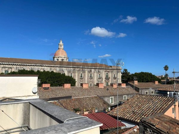 casa indipendente in vendita a Catania in zona Centro Storico