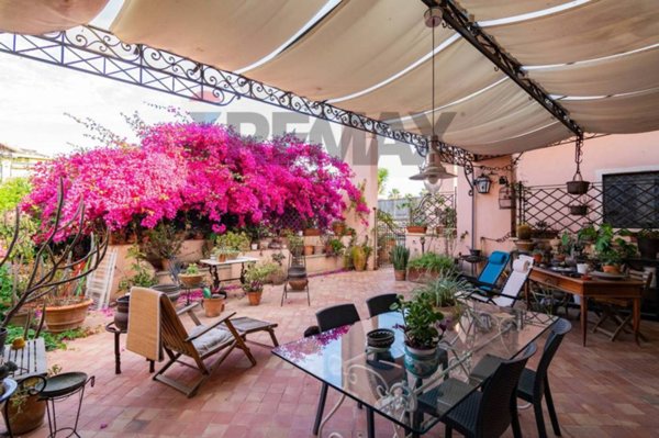 casa indipendente in vendita a Catania