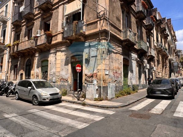 negozio in vendita a Catania