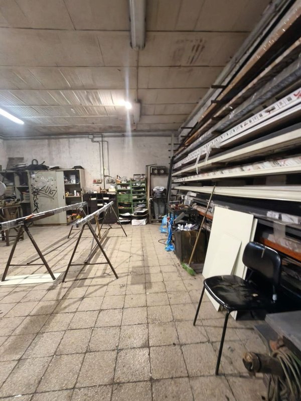 locale di sgombero in vendita a Catania