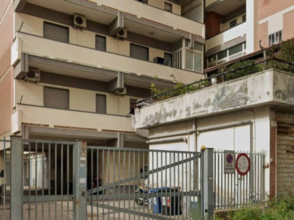 locale commerciale in vendita a Catania in zona Borgo Sant'Agata