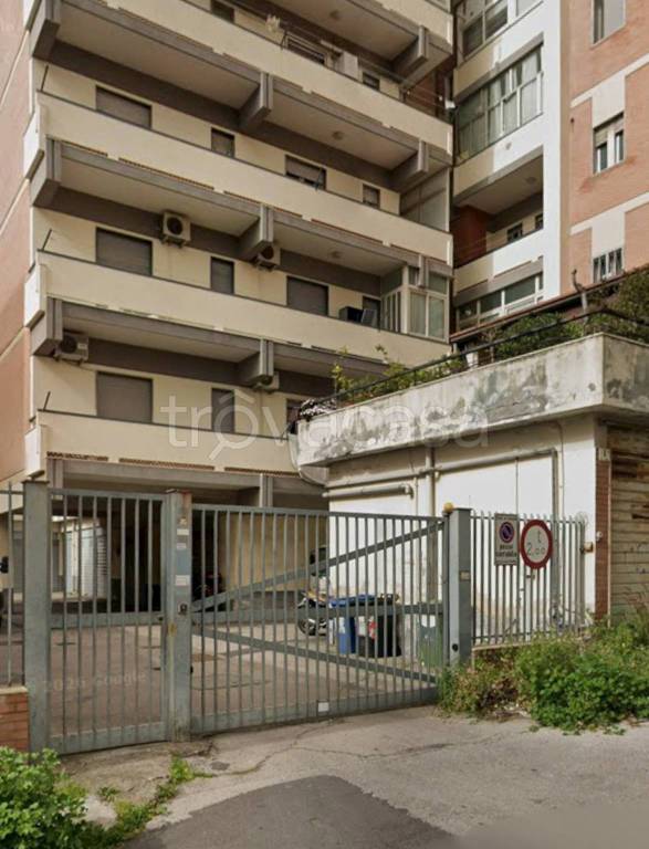 locale commerciale in vendita a Catania in zona Borgo Sant'Agata