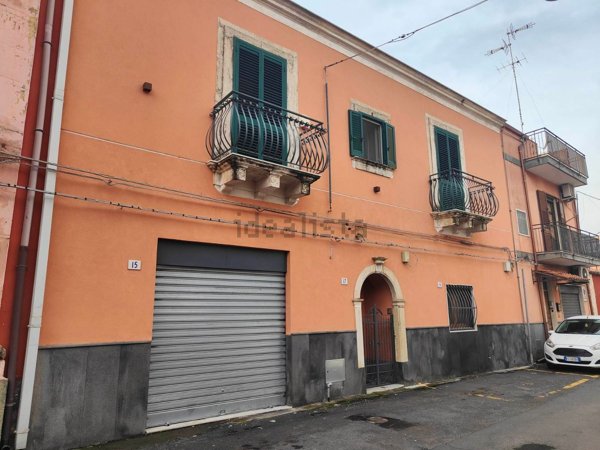 casa indipendente in vendita a Catania in zona Centro Storico
