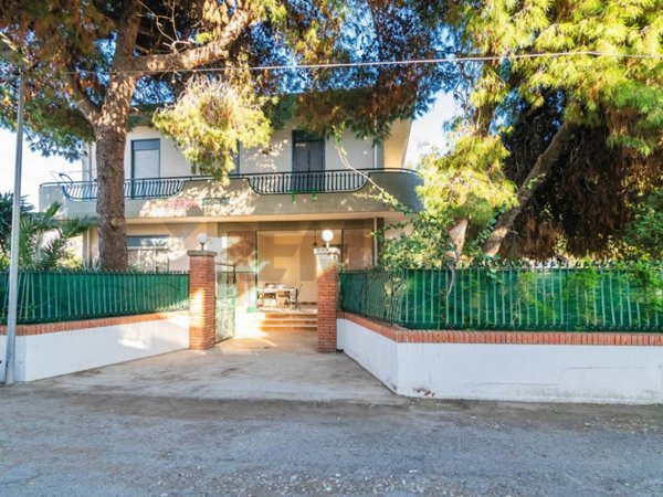 casa indipendente in vendita a Catania in zona Villaggio Delfino-Vaccarizzo