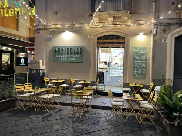 negozio in vendita a Catania in zona Centro Storico