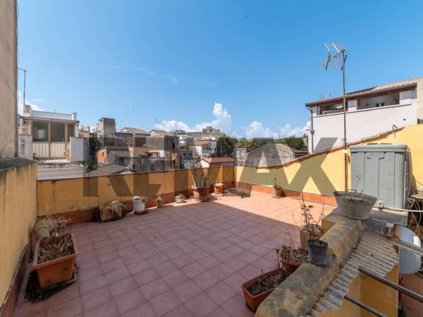 casa indipendente in vendita a Catania in zona Centro Storico
