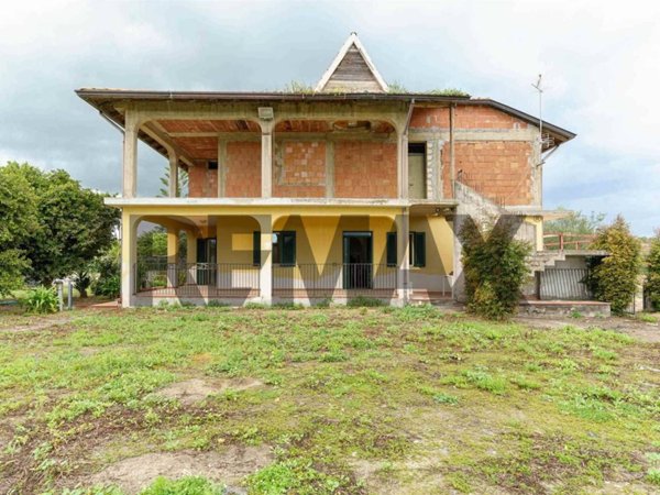 casa indipendente in vendita a Catania in zona Villaggio Delfino-Vaccarizzo