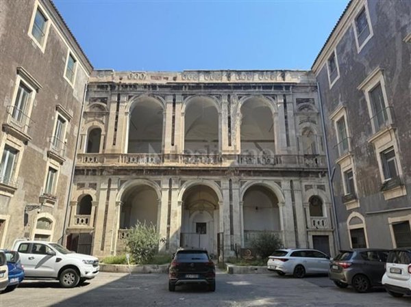 appartamento in vendita a Catania in zona Centro Storico