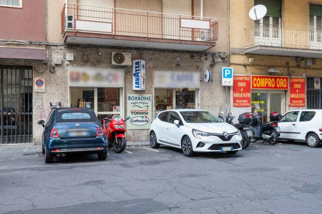 locale commerciale in vendita a Catania in zona Picanello