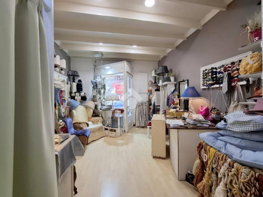 negozio in vendita a Catania