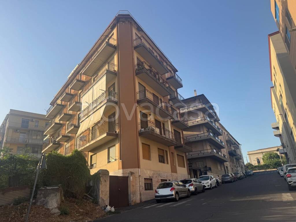 appartamento in vendita a Catania in zona Cibali