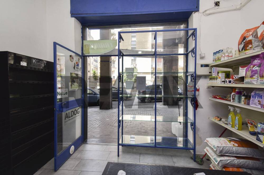locale commerciale in vendita a Catania