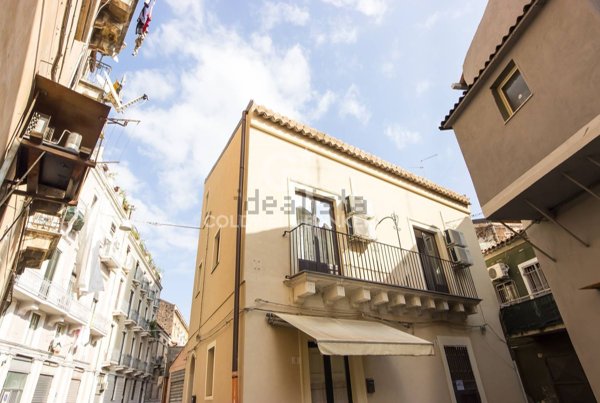 casa indipendente in vendita a Catania in zona Centro Storico