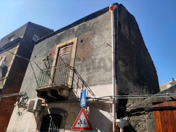 casa semindipendente in vendita a Catania in zona Centro Storico